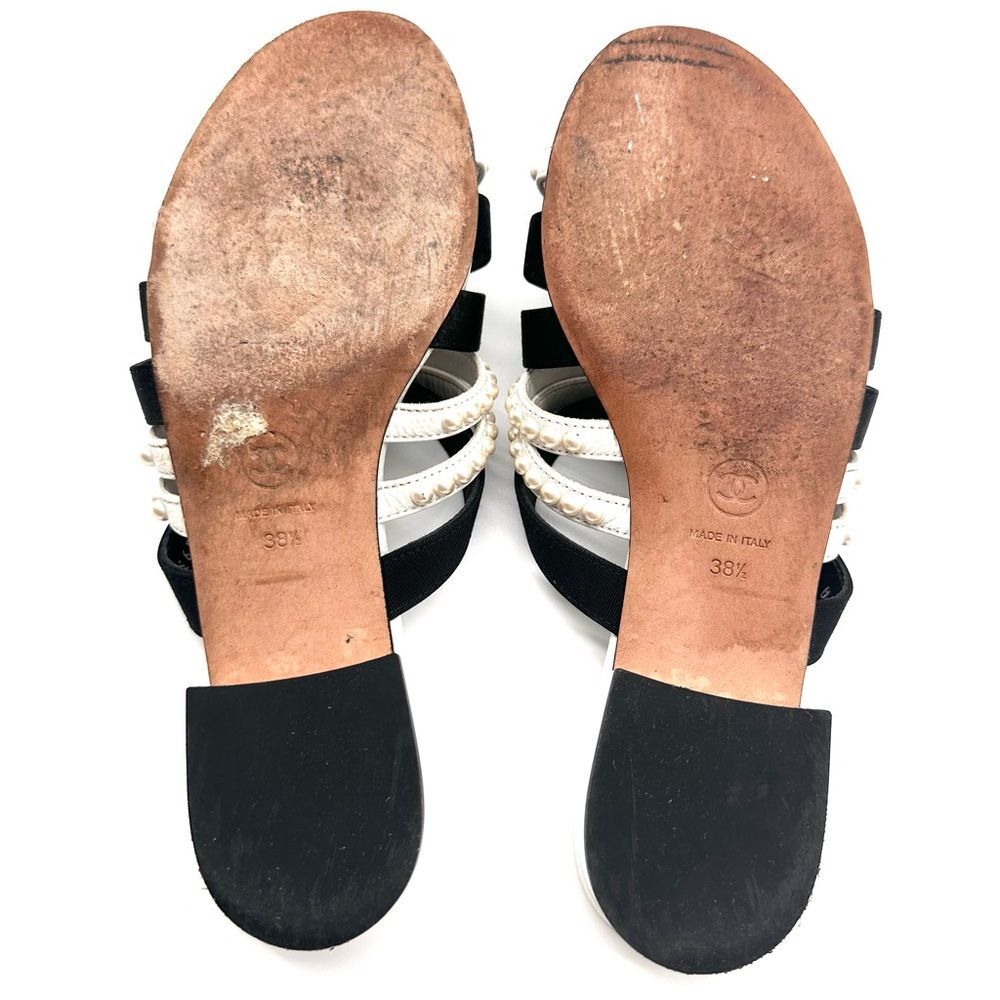 Chanel CC Logo Grosgrain Leather Pearl Straps Mules Sandals White/Black EU 38.5 - Picture 11 of 11